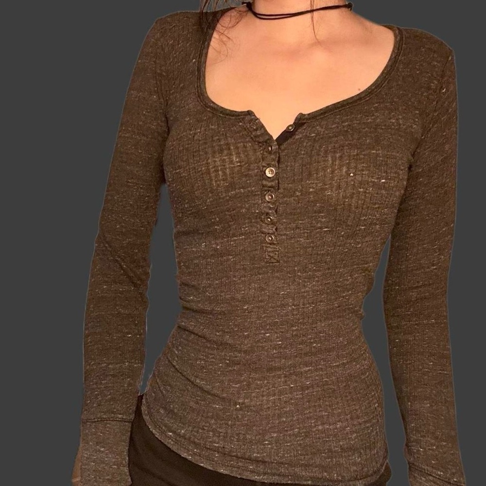 dark grey abercrombie and fitch henley long sleeve top